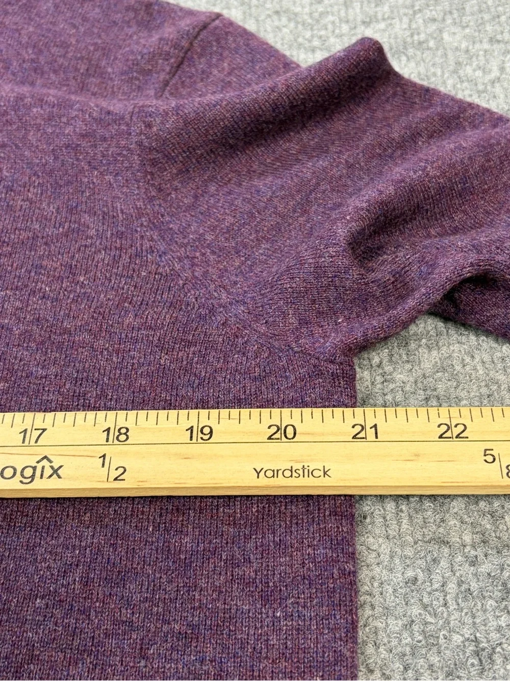 Neiman Marcus Nano Cashmere 100% Cashmere Quarter Zip Sweater Purple | Size M